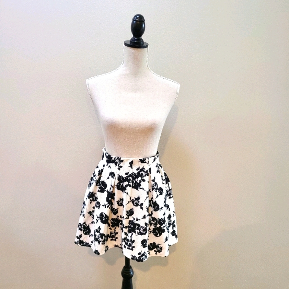 Joe B mini skirt